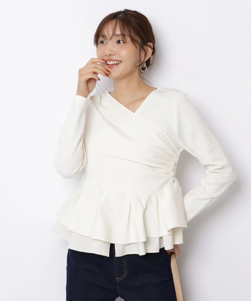 JUSGLITTY(ジャスグリッティー)の「カシュクールペプラムニット(ニット/セーター・レディース・ブラック系その他2/オフホワイト/ボルドー・2)」の1枚目の写真