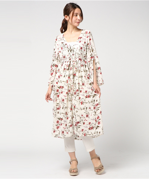 VENCEEXCHANGE（ヴァンスエクスチェンジ）の「ジョーゼット花柄プリントガウン（ワンピース・レディース・オフホワイト/ダークブルー・MEDIUM）」の12枚目の写真