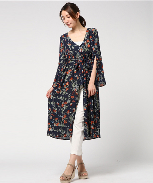 VENCEEXCHANGE（ヴァンスエクスチェンジ）の「ジョーゼット花柄プリントガウン（ワンピース・レディース・オフホワイト/ダークブルー・MEDIUM）」の13枚目の写真