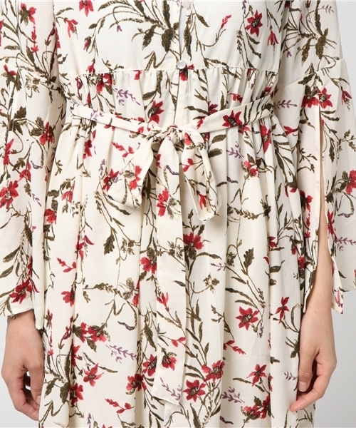 VENCEEXCHANGE（ヴァンスエクスチェンジ）の「ジョーゼット花柄プリントガウン（ワンピース・レディース・オフホワイト/ダークブルー・MEDIUM）」の8枚目の写真