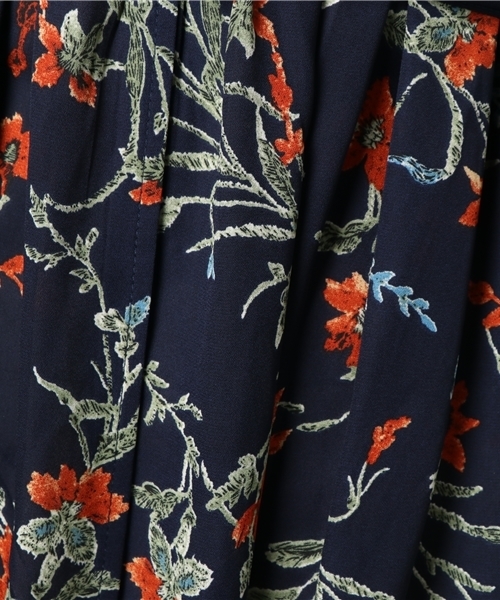 VENCEEXCHANGE（ヴァンスエクスチェンジ）の「ジョーゼット花柄プリントガウン（ワンピース・レディース・オフホワイト/ダークブルー・MEDIUM）」の11枚目の写真