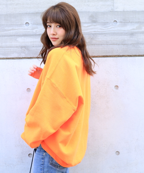 EMMA NOVEMBER　（エマノーヴェンバー）の「ビッグシルエット ドロップショルダー クルー スウェット（スウェット・レディース・ホワイト/レッド/ブラック/ネイビー/グレー/ダークグリーン/ダークブラウン/ピンク/パープル/セージグリーン/マルーン/オレンジ/ライトブルー/ゴールド/ミント・FREE/1/2）」の14枚目の写真