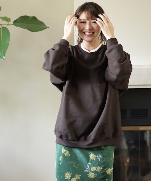 EMMA NOVEMBER　（エマノーヴェンバー）の「ビッグシルエット ドロップショルダー クルー スウェット（スウェット・レディース・ホワイト/レッド/ブラック/ネイビー/グレー/ダークグリーン/ダークブラウン/ピンク/パープル/セージグリーン/マルーン/オレンジ/ライトブルー/ゴールド/ミント・FREE/1/2）」の22枚目の写真