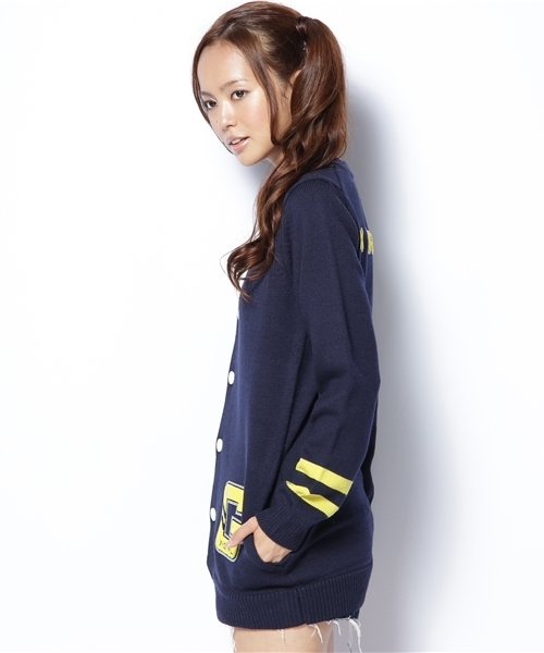 X-girl（エックスガール）の「PREP KNIT CARDIGAN（カーディガン/ボレロ・レディース・アッシュグレー/レッド/ネイビー・1/2）」の5枚目の写真