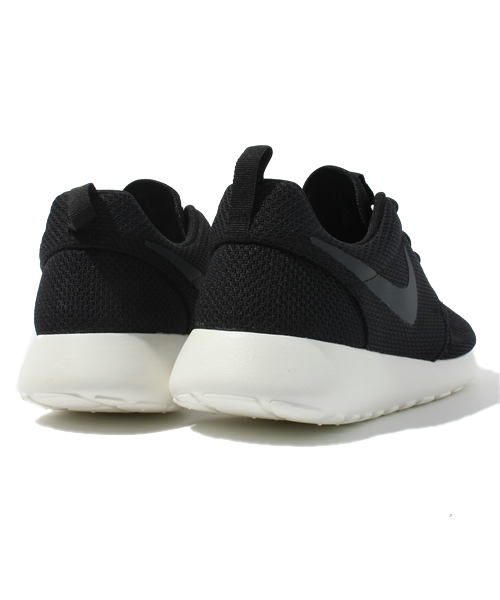 NIKE（ナイキ）の「ROSHE RUN ローシ ラン（スニーカー・メンズ・ブラック/グレー/レッド・26.5cm/27cm/27.5cm/28cm/28.5cm）」の6枚目の写真
