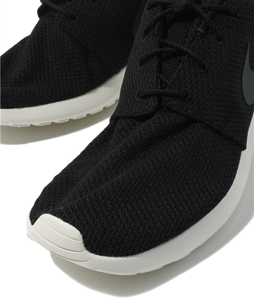 NIKE（ナイキ）の「ROSHE RUN ローシ ラン（スニーカー・メンズ・ブラック/グレー/レッド・26.5cm/27cm/27.5cm/28cm/28.5cm）」の8枚目の写真