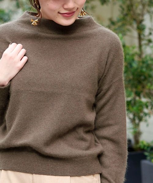 le.coeur blanc（ルクールブラン）の「フェレットタッチボトルネックニット（ニット/セーター・レディース・ネイビー/グレー/ブラウン/ピンクベージュ/モカ/ラベンダー・38）」の16枚目の写真