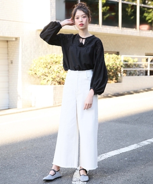 LOWRYS FARM(ローリーズファーム)の「カットワークソデボリュームブラウス 784104(シャツ/ブラウス・レディース・ブラック/グリーン/オフホワイト・MEDIUM/LARGE)」の10枚目の写真