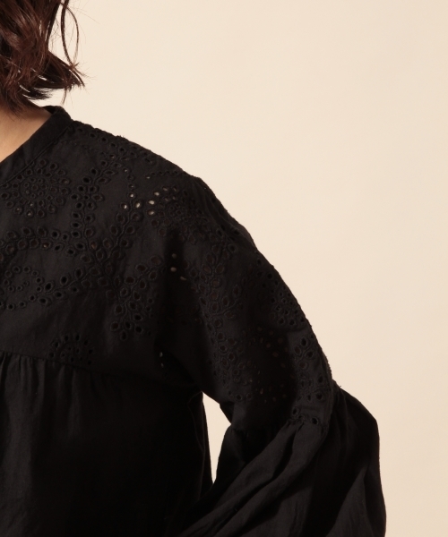 LOWRYS FARM(ローリーズファーム)の「カットワークソデボリュームブラウス 784104(シャツ/ブラウス・レディース・ブラック/グリーン/オフホワイト・MEDIUM/LARGE)」の9枚目の写真