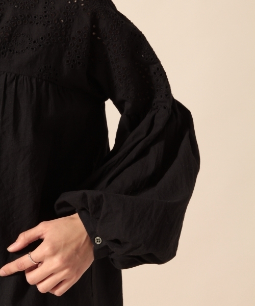 LOWRYS FARM(ローリーズファーム)の「カットワークソデボリュームブラウス 784104(シャツ/ブラウス・レディース・ブラック/グリーン/オフホワイト・MEDIUM/LARGE)」の12枚目の写真