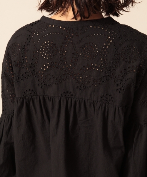 LOWRYS FARM(ローリーズファーム)の「カットワークソデボリュームブラウス 784104(シャツ/ブラウス・レディース・ブラック/グリーン/オフホワイト・MEDIUM/LARGE)」の7枚目の写真