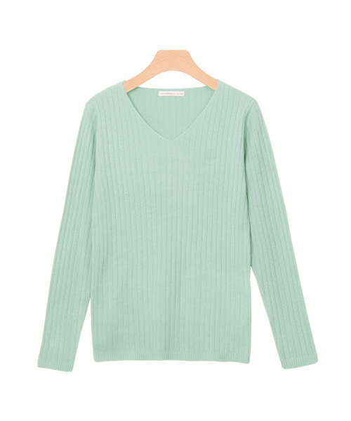 Pierrot(ピエロ)の「Vネックとボートネックから選べる綿混リブニット(ニット/セーター・レディース・ブラック/ネイビー/レッド/パープル/ピンク/杢グレー/アイボリー/ベージュ系その他/ブルー/イエロー/ミント/マスタード/グリーン系その他/オレンジ系その他/グリーン系その他2/ブルー系その他3/オレンジ系その他2/ブラック系その他/ピンク系その他/ベージュ系その他2/ブルー系その他4/グレー系その他/ブルー系その他/ホワイト系その他2/ブルー系その他2/ブルー系その他5/ブラウン/ホワイト系その他/ブラウン系その他/イエロー系その他/ホワイト系その他3・M/L)」の14枚目の写真