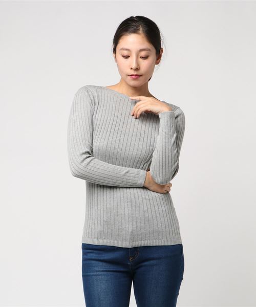 Pierrot(ピエロ)の「Vネックとボートネックから選べる綿混リブニット(ニット/セーター・レディース・ブラック/ネイビー/レッド/パープル/ピンク/杢グレー/アイボリー/ベージュ系その他/ブルー/イエロー/ミント/マスタード/グリーン系その他/オレンジ系その他/グリーン系その他2/ブルー系その他3/オレンジ系その他2/ブラック系その他/ピンク系その他/ベージュ系その他2/ブルー系その他4/グレー系その他/ブルー系その他/ホワイト系その他2/ブルー系その他2/ブルー系その他5/ブラウン/ホワイト系その他/ブラウン系その他/イエロー系その他/ホワイト系その他3・M/L)」の8枚目の写真