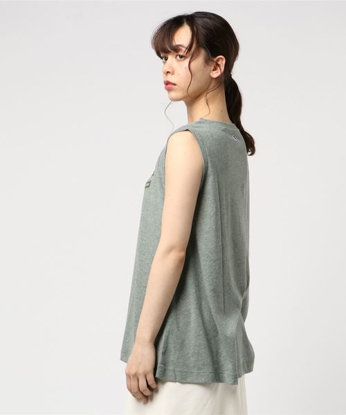 Champion(チャンピオン)の「【Champion/チャンピオン】レディース Tシャツ(Tシャツ/カットソー・レディース・レッド系その他4/チャコール/ホワイト/ネイビー/ブルー/ダークグリーン・LARGE/MEDIUM)」の7枚目の写真
