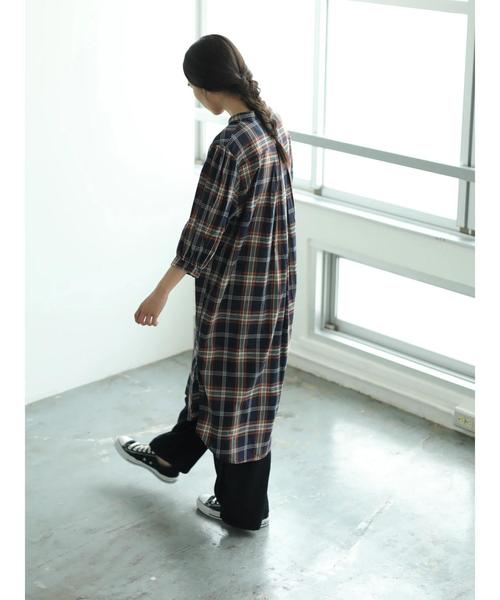 AMERICAN HOLIC（アメリカンホリック）の「とろみタックワイドパンツ＊（その他パンツ・レディース・チャコールグレー/ネイビー/ブラウン/モカ/ベージュ系その他/ブルー系その他/ドット/ベージュ系その他3・L/M）」の19枚目の写真