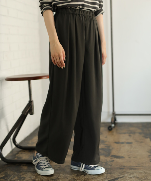 AMERICAN HOLIC（アメリカンホリック）の「とろみタックワイドパンツ＊（その他パンツ・レディース・チャコールグレー/ネイビー/ブラウン/モカ/ベージュ系その他/ブルー系その他/ドット/ベージュ系その他3・L/M）」の2枚目の写真