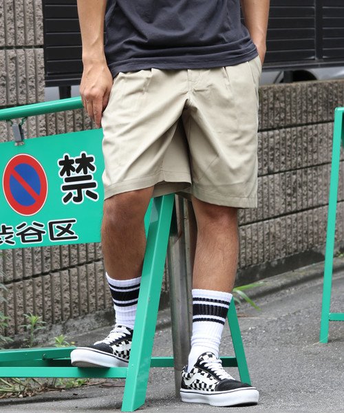 Dickies（ディッキーズ）の「Dickies/ディッキーズ TCtwill two tucked wide short pants（チノパンツ・メンズ・ブラック/ベージュ・30inch）」の14枚目の写真