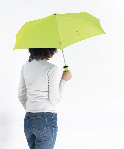 WHO'S WHO gallery（フーズフーギャラリー）の「【OFESS】ISABRELLA（折りたたみ傘・メンズ・パープル/ブラック/ブルー/グリーン/オレンジ/ピンク・FREE）」の12枚目の写真