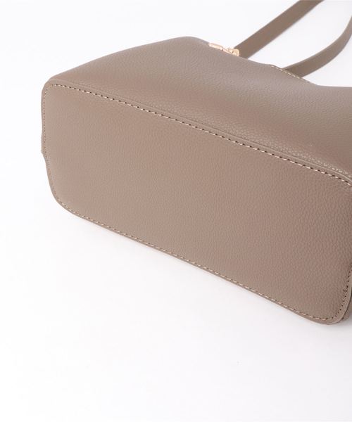 DouDou（ドゥドゥ）の「【SS】GOLDパーツトートバッグ（ショルダーバッグ・レディース・ベージュ/グレー・FREE）」の3枚目の写真