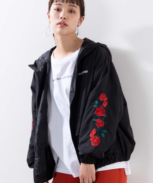 WEGO（ウィゴー）の「WEGO/スリーブ刺繍ブルゾン（ブルゾン・レディース・ホワイト/ブラック系その他/ブラック・FREE）」の3枚目の写真