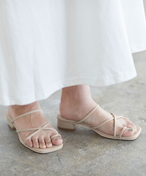 titivate(ティティベイト)の「シンプルストラップミュールサンダル(サンダル・レディース・ブラック/ライトベージュ/ホワイト/ブルー・L/M/LL/S)」の19枚目の写真