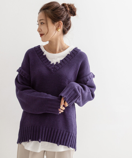 Newlyme(ニューリーミー)の「ダメージVネックニット【R】(ニット/セーター・レディース・チャコールグレー/ベージュ/パープル・M-L)」の3枚目の写真