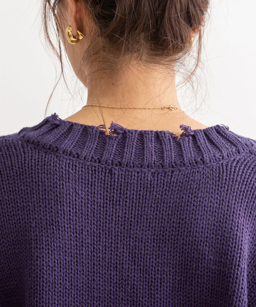 Newlyme(ニューリーミー)の「ダメージVネックニット【R】(ニット/セーター・レディース・チャコールグレー/ベージュ/パープル・M-L)」の14枚目の写真