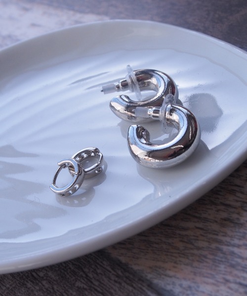 Ms.yuu by Nothing And Others(ミスユーバイナッシングアンドアザーズ)の「【Msyuu/ミスユー】Metal Pierce Set / メタルピアスセット(ピアス(両耳用)・レディース・シルバー/ゴールド・FREE)」の2枚目の写真