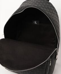【限定】  カルバンクライン レザーリュック エンボス加工 Calvin Klein エンボス加工ロゴ レザー バックパック A4対応
