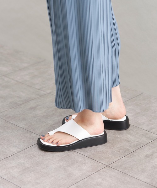 Fabby fabby（ファビィーファビィー）の「トング厚底フラットサンダル（サンダル・レディース・ホワイト/ベージュ/ブラック・MEDIUM/SS/LARGE/SMALL）」の20枚目の写真