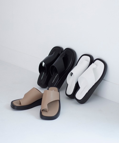 Fabby fabby（ファビィーファビィー）の「トング厚底フラットサンダル（サンダル・レディース・ホワイト/ベージュ/ブラック・MEDIUM/SS/LARGE/SMALL）」の15枚目の写真