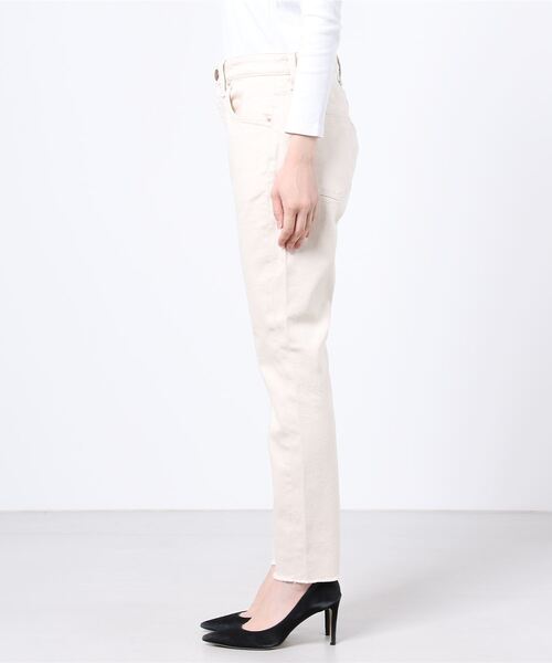 RED CARD TOKYO（レッドカード）の「[RED CARD/レッドカード] ETERNITY ハイウエストスリムテーパード ホワイトデニムパンツ（デニムパンツ・レディース・アイボリー・23/24/25/26/22）」の3枚目の写真