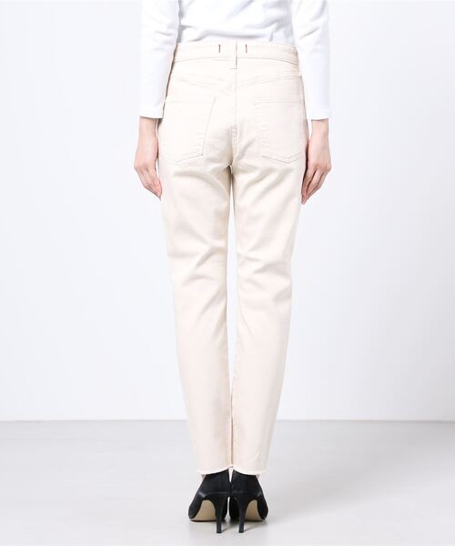 RED CARD TOKYO（レッドカード）の「[RED CARD/レッドカード] ETERNITY ハイウエストスリムテーパード ホワイトデニムパンツ（デニムパンツ・レディース・アイボリー・23/24/25/26/22）」の2枚目の写真