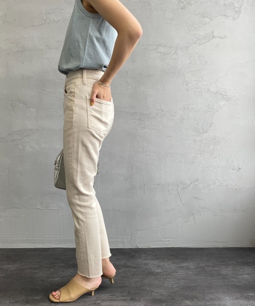 RED CARD TOKYO（レッドカード）の「[RED CARD/レッドカード] ETERNITY ハイウエストスリムテーパード ホワイトデニムパンツ（デニムパンツ・レディース・アイボリー・23/24/25/26/22）」の16枚目の写真