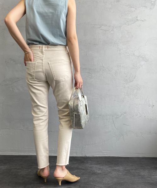 RED CARD TOKYO（レッドカード）の「[RED CARD/レッドカード] ETERNITY ハイウエストスリムテーパード ホワイトデニムパンツ（デニムパンツ・レディース・アイボリー・23/24/25/26/22）」の17枚目の写真