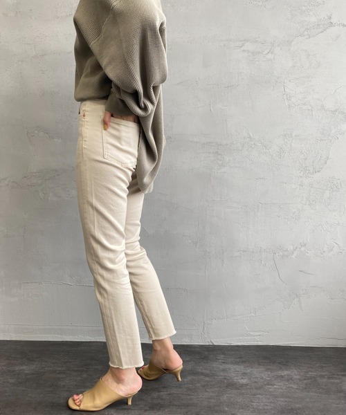 RED CARD TOKYO（レッドカード）の「[RED CARD/レッドカード] ETERNITY ハイウエストスリムテーパード ホワイトデニムパンツ（デニムパンツ・レディース・アイボリー・23/24/25/26/22）」の11枚目の写真