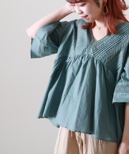 Cheek(チーク)の「レース使いブラウス(シャツ/ブラウス・レディース・オフホワイト/グリーン/ラベンダー・MEDIUM)」の4枚目の写真
