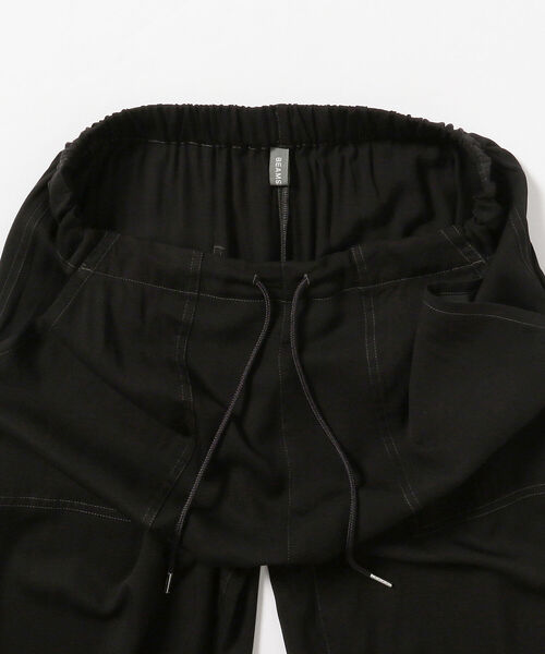 BEAMS LIGHTS（ビームスライツ）の「BEAMS LIGHTS / ソリッド レーヨン ベイカーイージーパンツ（その他パンツ・メンズ・オリーブ/ブラック・LARGE/SMALL/MEDIUM）」の5枚目の写真