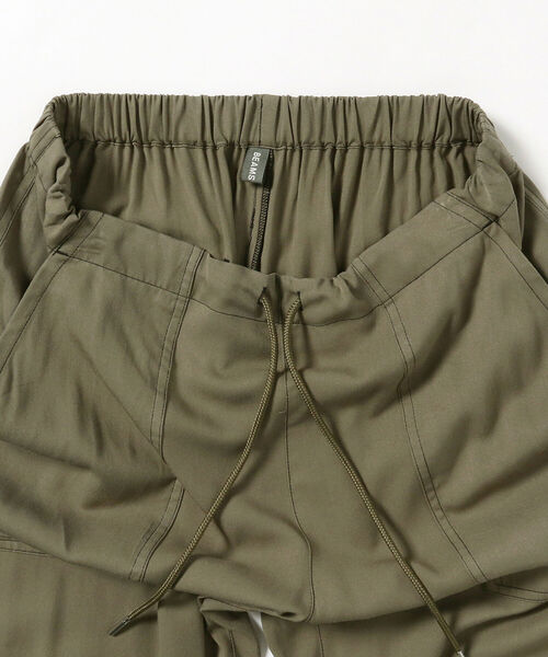 BEAMS LIGHTS（ビームスライツ）の「BEAMS LIGHTS / ソリッド レーヨン ベイカーイージーパンツ（その他パンツ・メンズ・オリーブ/ブラック・LARGE/SMALL/MEDIUM）」の10枚目の写真