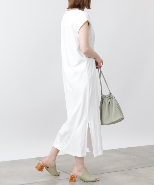 COLONY 2139（コロニートゥーワンスリーナイン）の「《抗菌・防臭》【SMART COLLECTION】抗菌スマートサイドスリットノースリーブワンピース（ワンピース・レディース・ブラック/オフホワイト・LARGE/MEDIUM）」の20枚目の写真