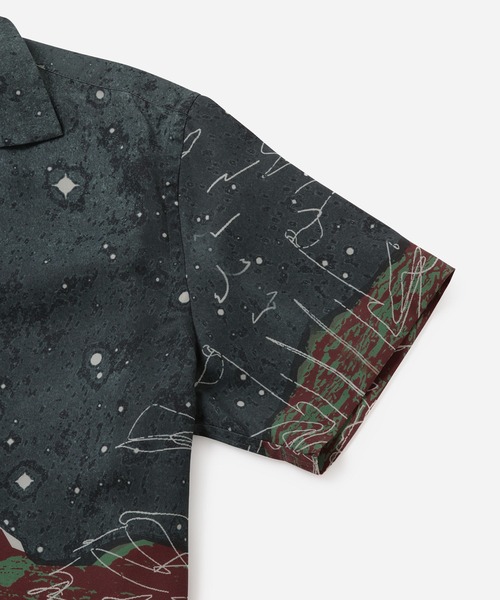 Saturdays NYC(サタデーズ ニューヨークシティ )の「The Great Outdoors Printed Canty SS Shirt(シャツ/ブラウス・メンズ・ブラック/イエロー・L/M/S/XL/X-SMALL)」の8枚目の写真