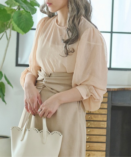 Ambre Neige(アンブルネージュ)の「パワーショルダーシアーブラウス/【WEB/EC限定商品】(シャツ/ブラウス・レディース・ライトブルー/アイボリー/ピンクベージュ・FREE)」の16枚目の写真