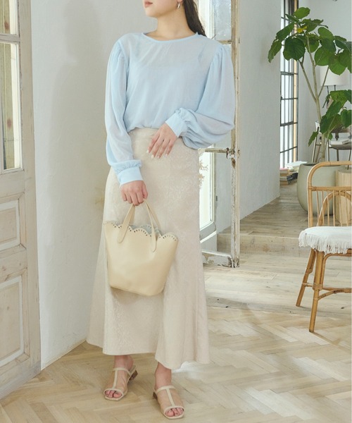 Ambre Neige(アンブルネージュ)の「パワーショルダーシアーブラウス/【WEB/EC限定商品】(シャツ/ブラウス・レディース・ライトブルー/アイボリー/ピンクベージュ・FREE)」の4枚目の写真