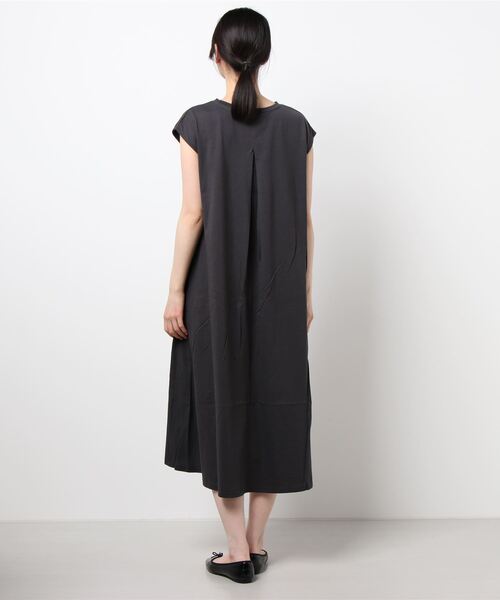 coca(coca)(コカ)の「USAコットン バックタックワンピース(ワンピース・レディース・チャコールグレー/カーキ・ONE SIZE)」の6枚目の写真
