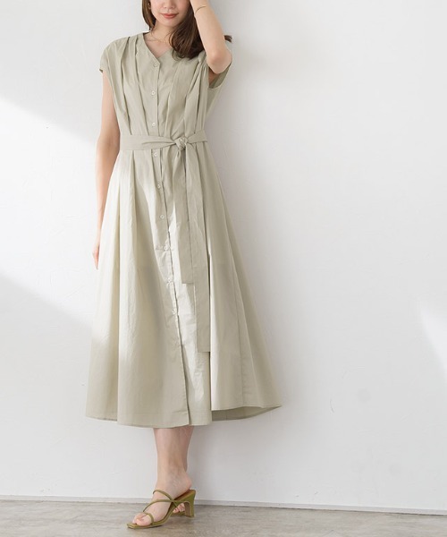 Pierrot（ピエロ）の「フレンチスリーブタックワンピース 綿100%（シャツワンピース・レディース・ライトベージュ/ネイビー系・L/M）」の12枚目の写真