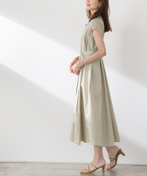 Pierrot（ピエロ）の「フレンチスリーブタックワンピース 綿100%（シャツワンピース・レディース・ライトベージュ/ネイビー系・L/M）」の13枚目の写真