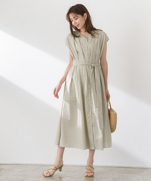 Pierrot（ピエロ）の「フレンチスリーブタックワンピース 綿100%（シャツワンピース・レディース・ライトベージュ/ネイビー系・L/M）」の17枚目の写真