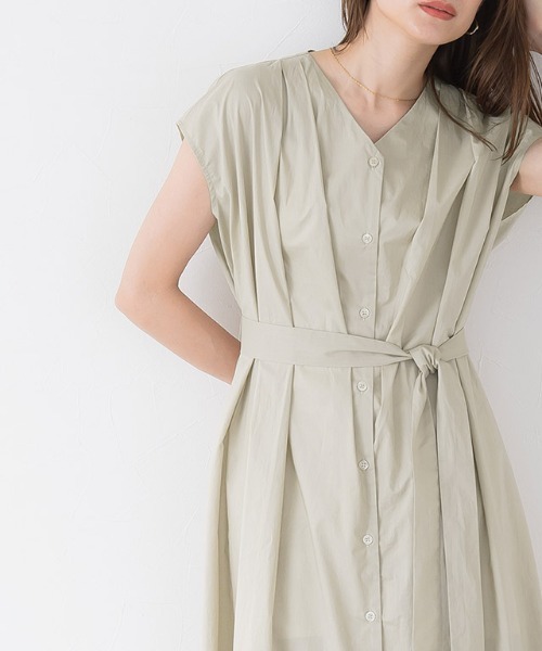 Pierrot（ピエロ）の「フレンチスリーブタックワンピース 綿100%（シャツワンピース・レディース・ライトベージュ/ネイビー系・L/M）」の18枚目の写真