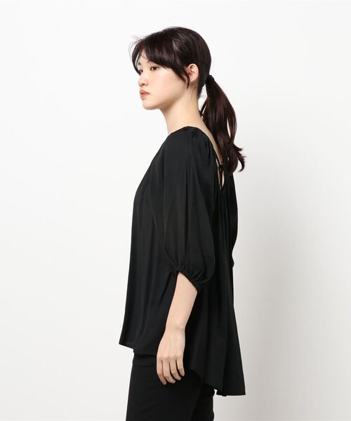 CAPRICIEUX LE'MAGE（カプリシューレマージュ）の「後ろUネックチュニックブラウス（シャツ/ブラウス・レディース・ブラック/ホワイト/グリーン・FREE）」の5枚目の写真