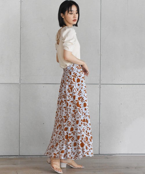 w closet（ダブルクローゼット）の「中花プリントマーメイドスカート（スカート・レディース・ホワイト×ブラック/ブルー系その他・FREE）」の9枚目の写真